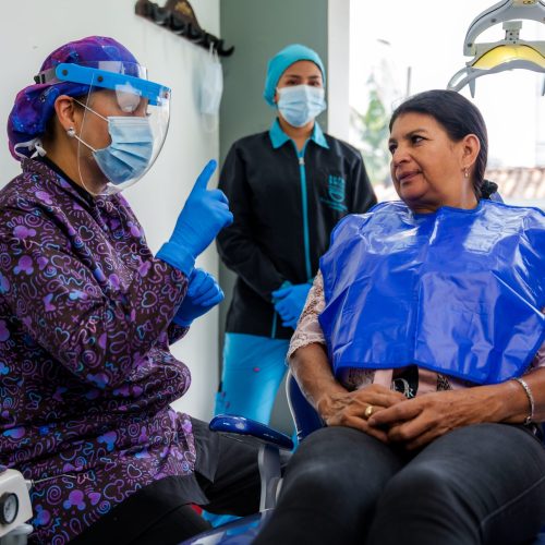 Dra Adriana con pte y auxiliar